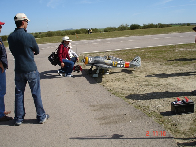 Download B06000150 (640Wx480H)